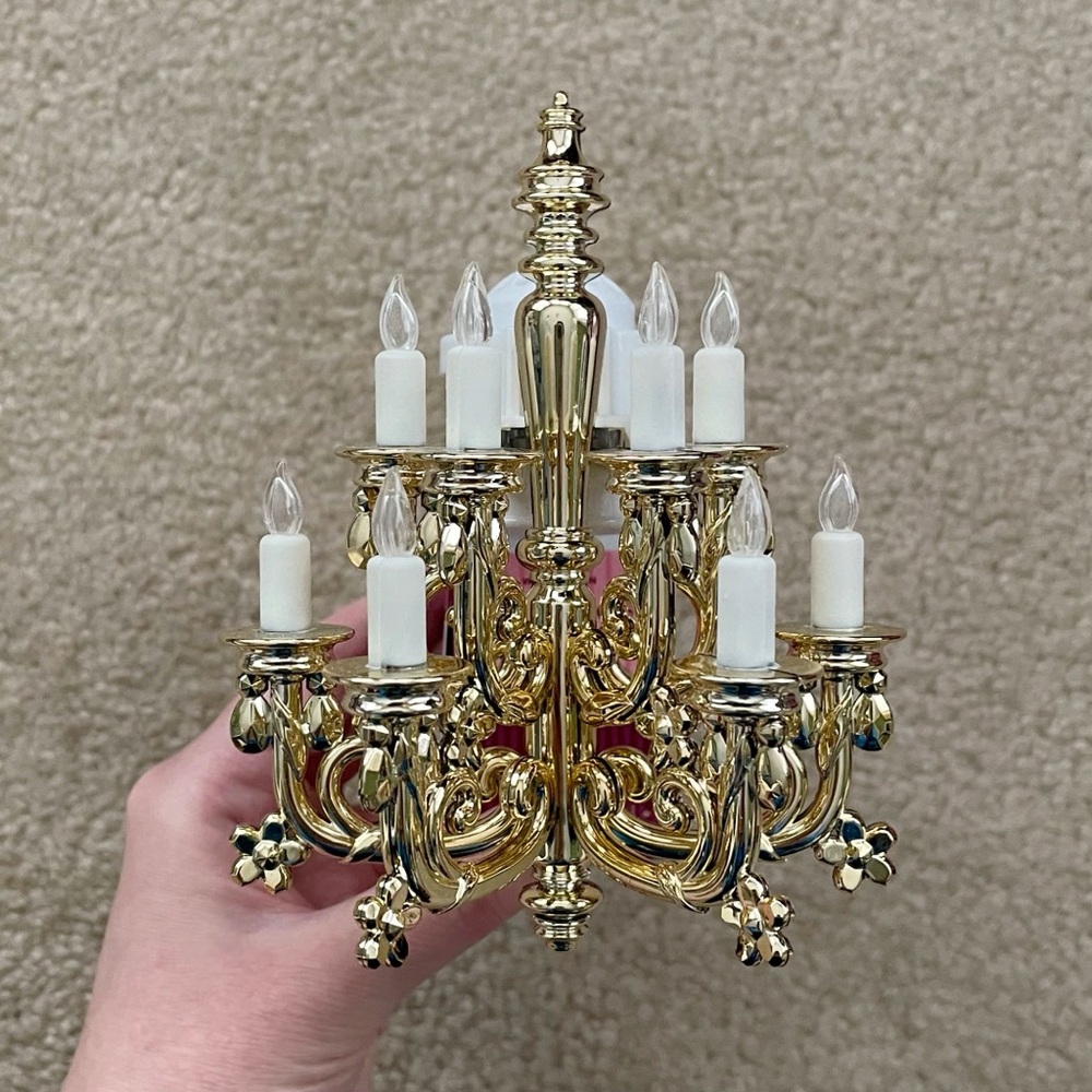 Bath & Body Works Bridgerton Gold Chandelier Nightlight Wallflower Plug
